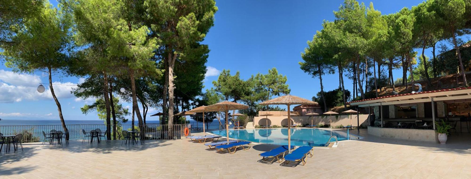 Celia Aparthotel 2*