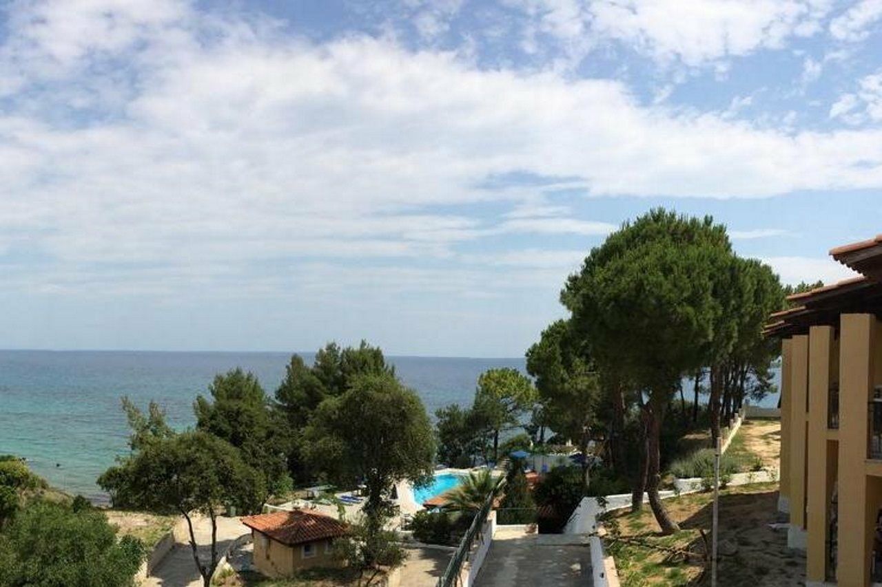Celia Aparthotel